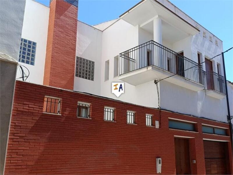городская тюрьма продается в Torreperogil, Jaén