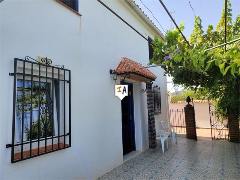 Landsted til salg i Iznajar, Córdoba