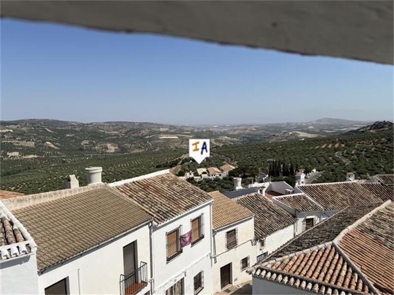 7 bedroom Townhouse for sale