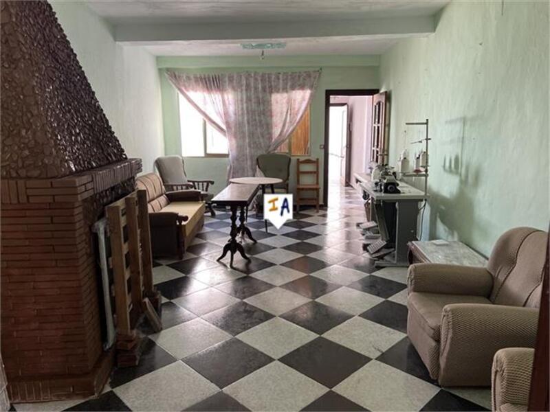 5 bedroom Apartment for sale