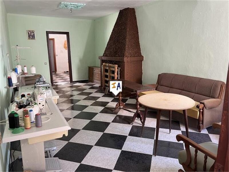 5 bedroom Apartment for sale