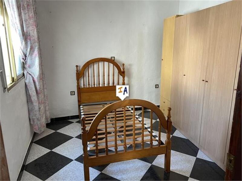 5 bedroom Apartment for sale