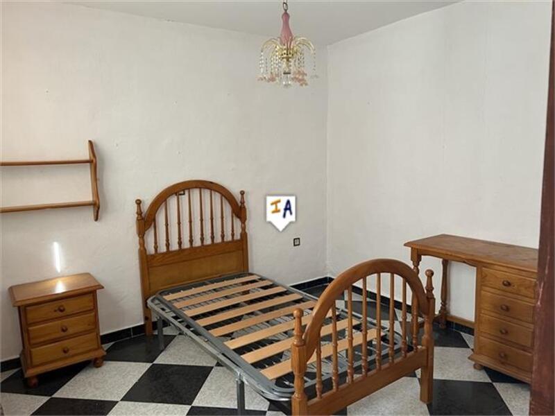 5 bedroom Apartment for sale