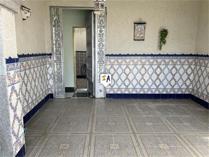 5 bedroom Apartment for sale