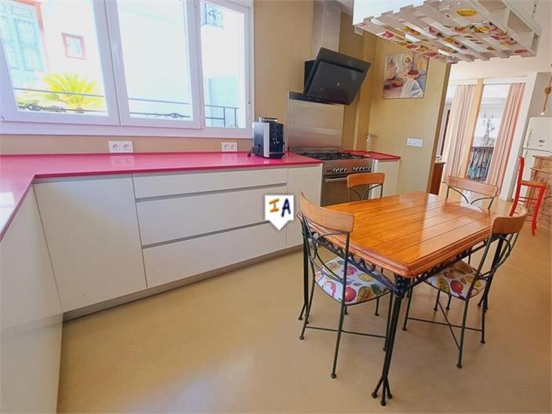 8 sovrum Radhus till salu