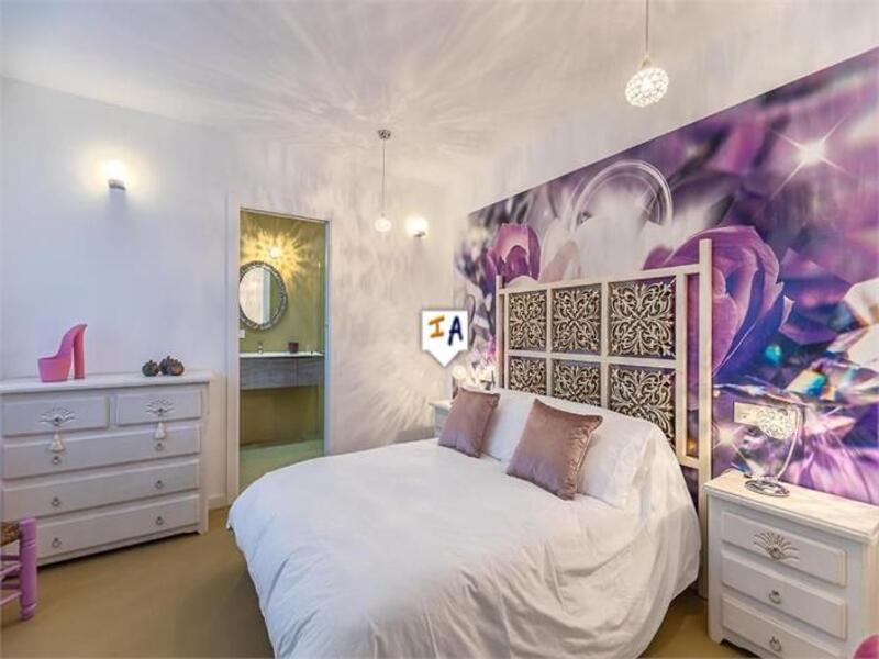 8 sovrum Radhus till salu