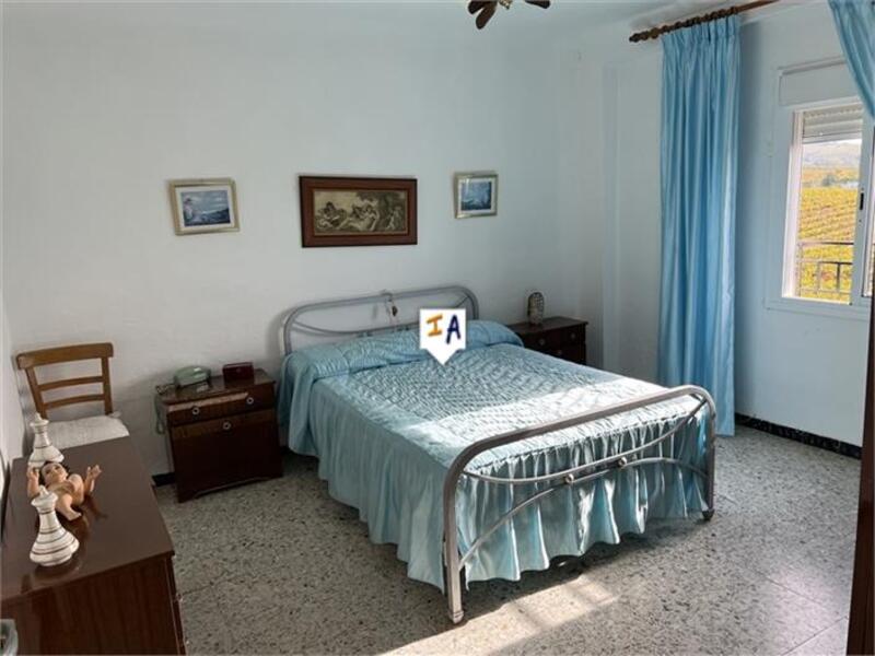 4 bedroom Townhouse for sale
