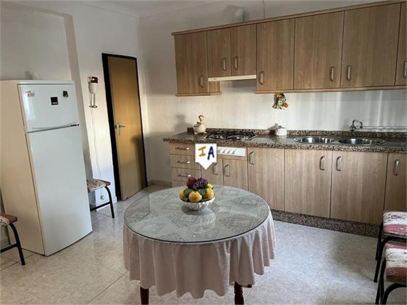 4 bedroom Townhouse for sale