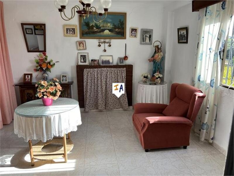 4 bedroom Townhouse for sale