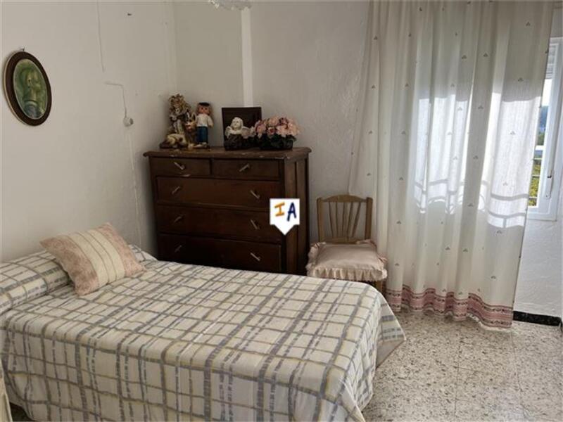 4 bedroom Townhouse for sale