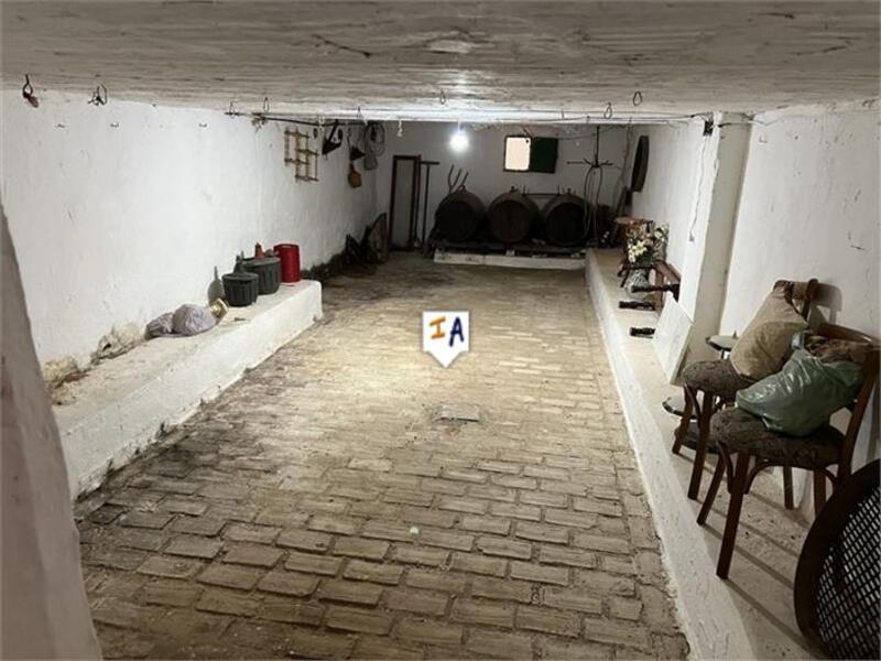 4 bedroom Townhouse for sale