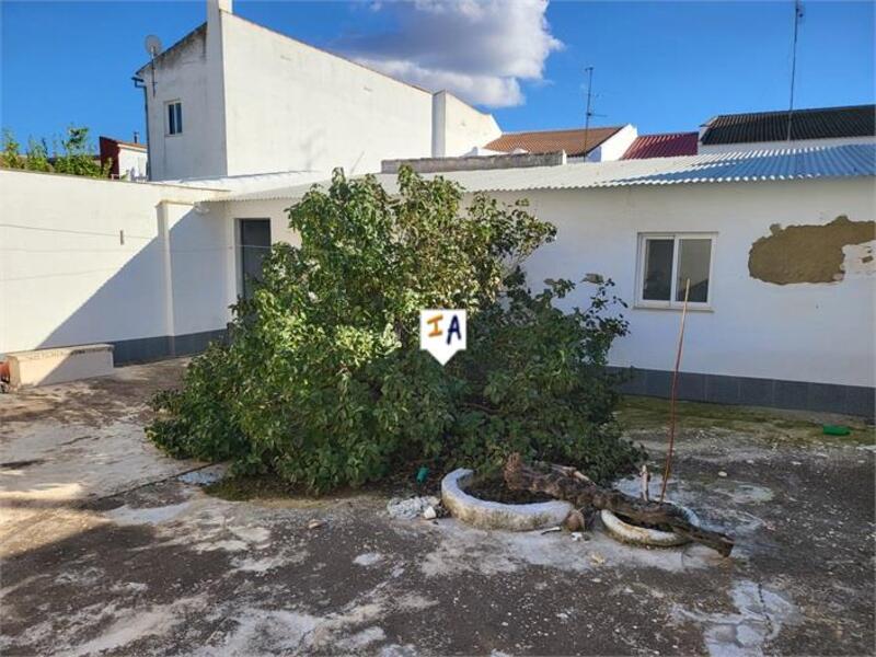4 bedroom Townhouse for sale