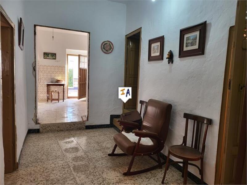 4 bedroom Townhouse for sale