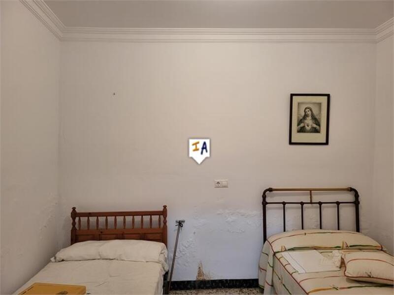 4 bedroom Townhouse for sale