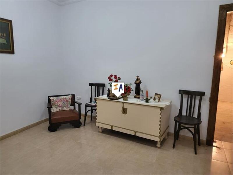 4 bedroom Townhouse for sale