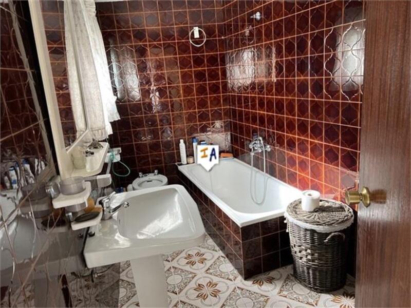 6 slaapkamer Gezinswoning Te koop