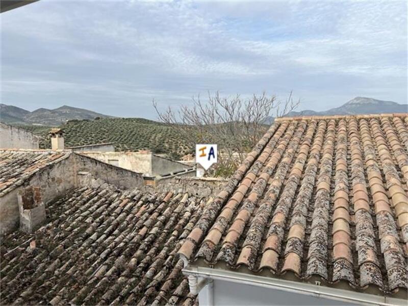 5 bedroom Townhouse for sale