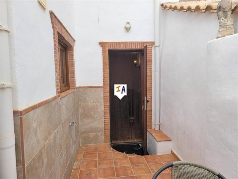 2 bedroom Townhouse for sale
