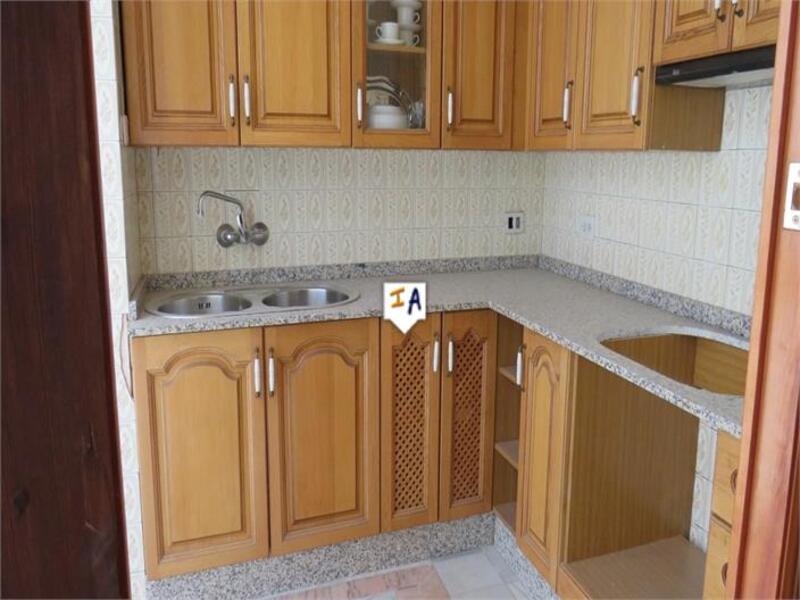 3 спальная комната городская тюрьма продается
