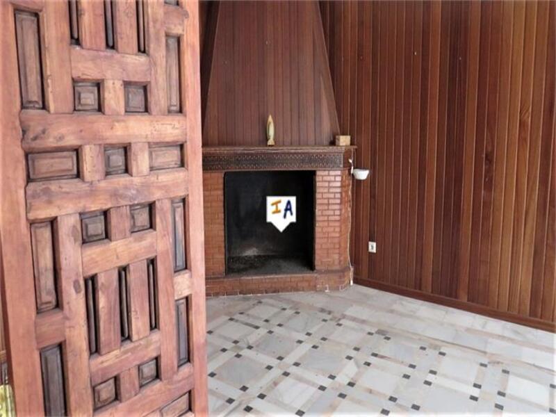 3 спальная комната городская тюрьма продается