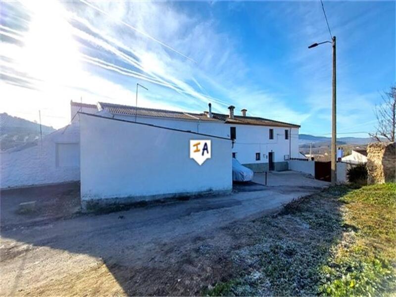 5 bedroom Country House for sale