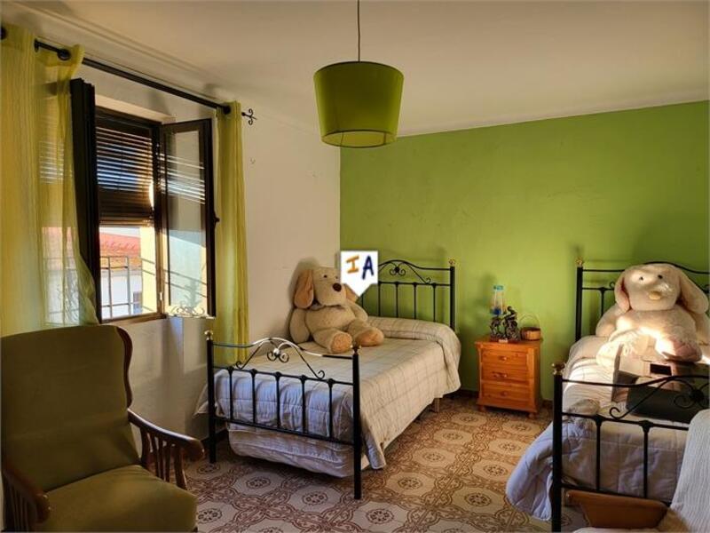 3 bedroom Townhouse for sale