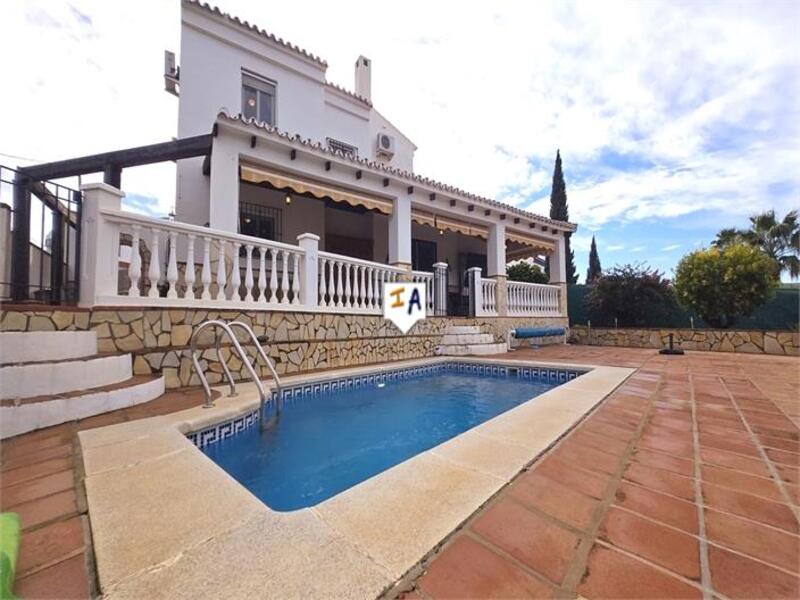 Villa til salgs i Alcaucin, Málaga