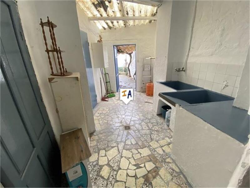 4 bedroom Townhouse for sale