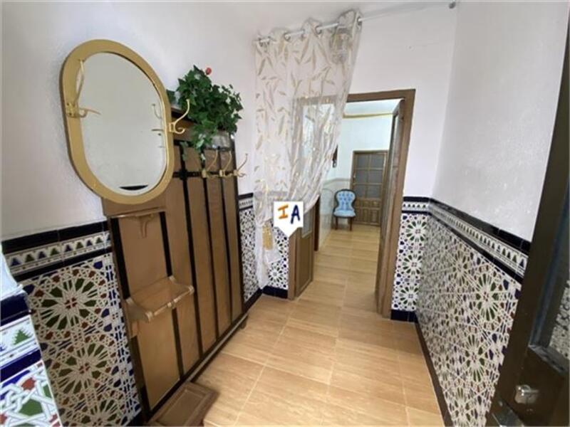 4 bedroom Townhouse for sale