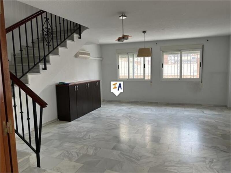 3 bedroom Townhouse for sale