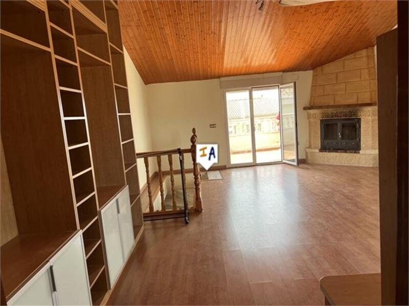 3 bedroom Townhouse for sale