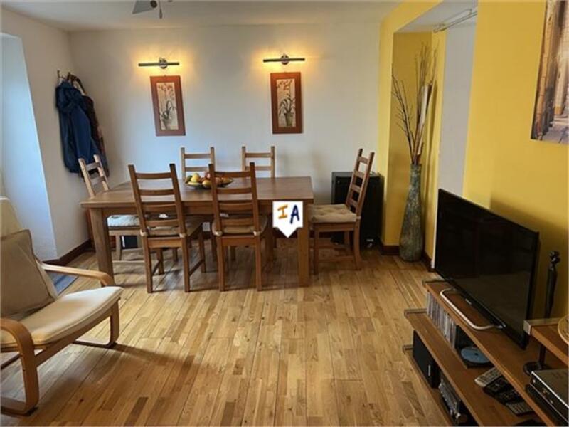 3 спальная комната городская тюрьма продается