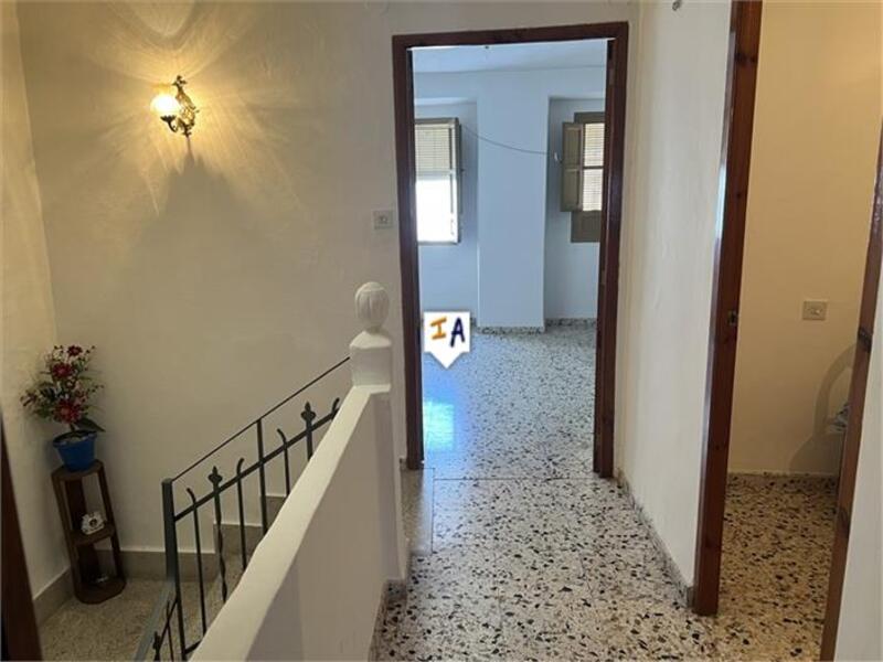5 bedroom Townhouse for sale