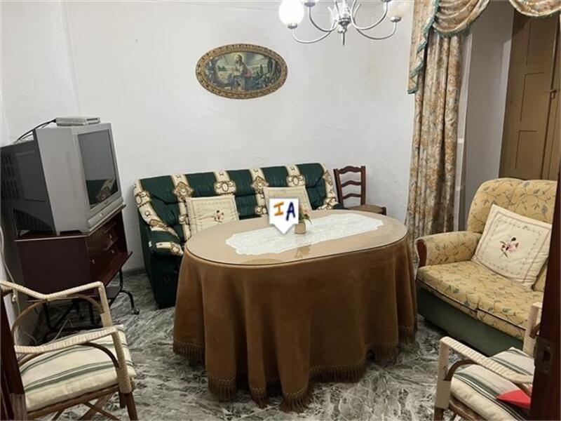 5 bedroom Townhouse for sale
