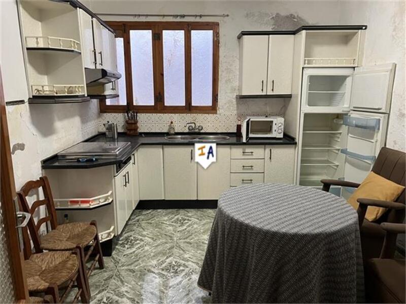 5 bedroom Townhouse for sale