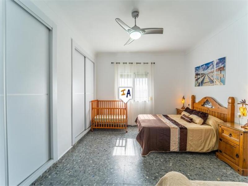 9 Cuarto Villa en venta