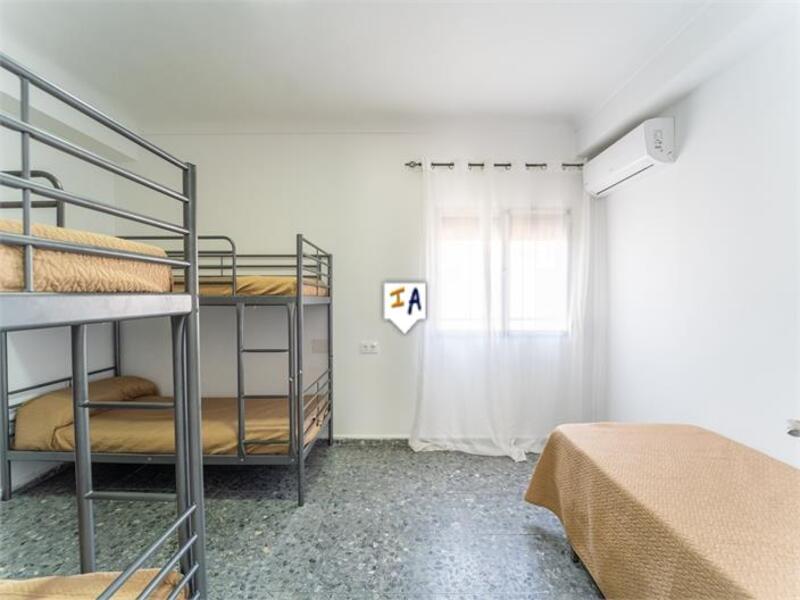 9 Cuarto Villa en venta