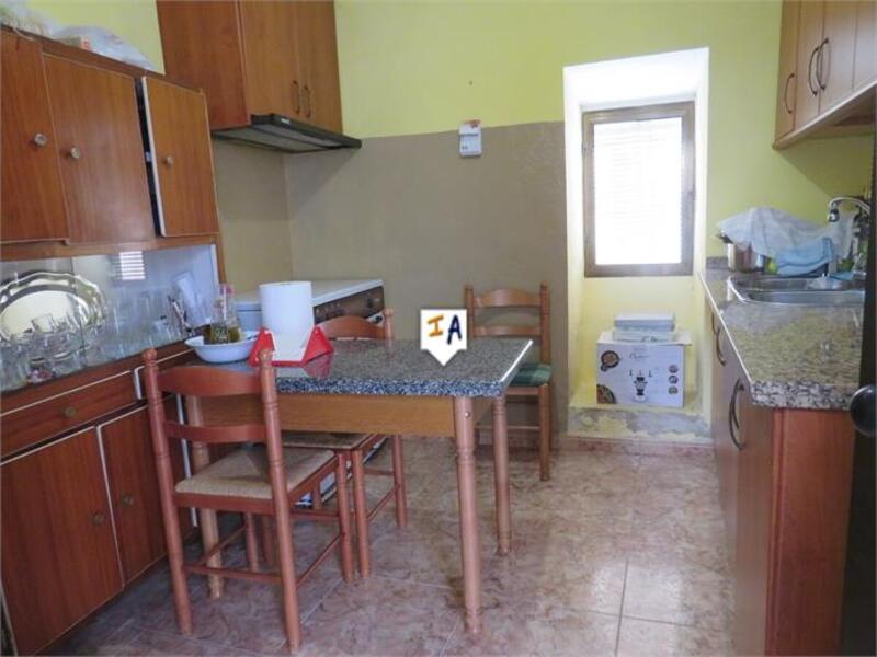 4 bedroom Townhouse for sale