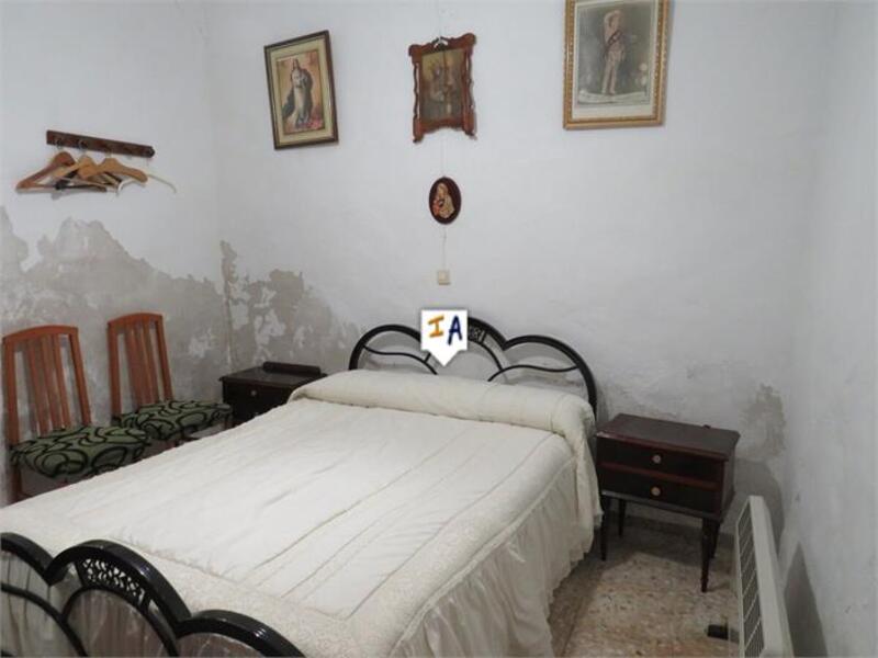 4 bedroom Townhouse for sale