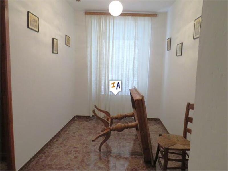 4 bedroom Townhouse for sale