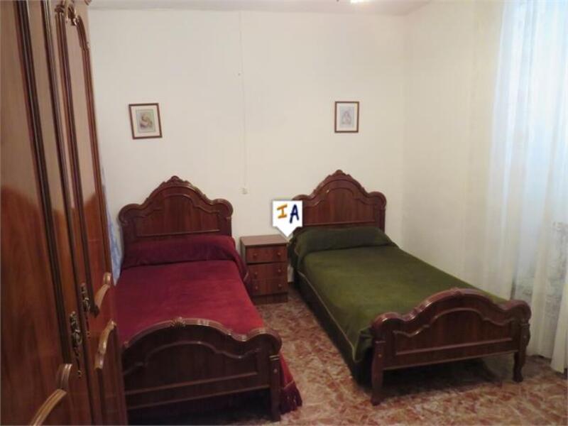 4 bedroom Townhouse for sale