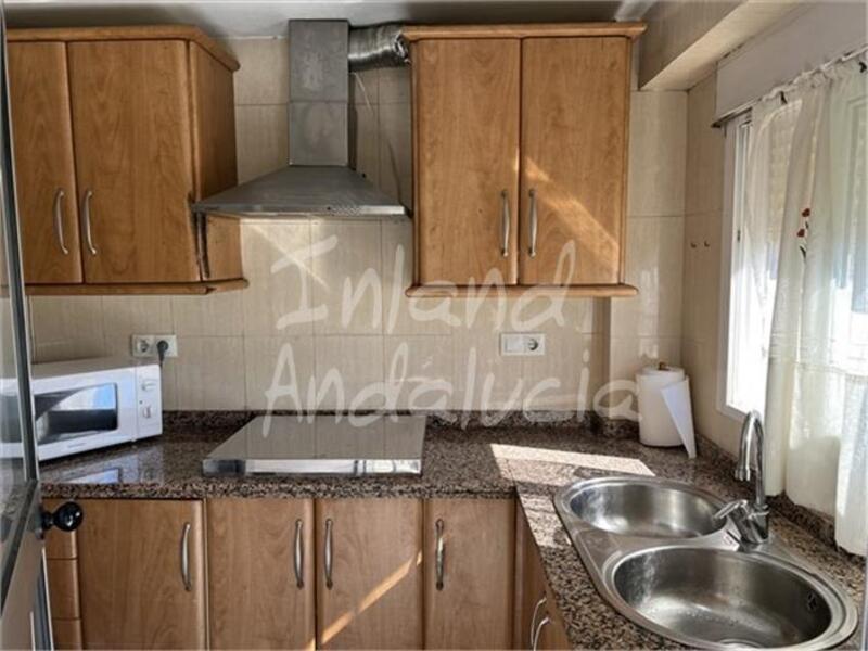 5 bedroom Townhouse for sale