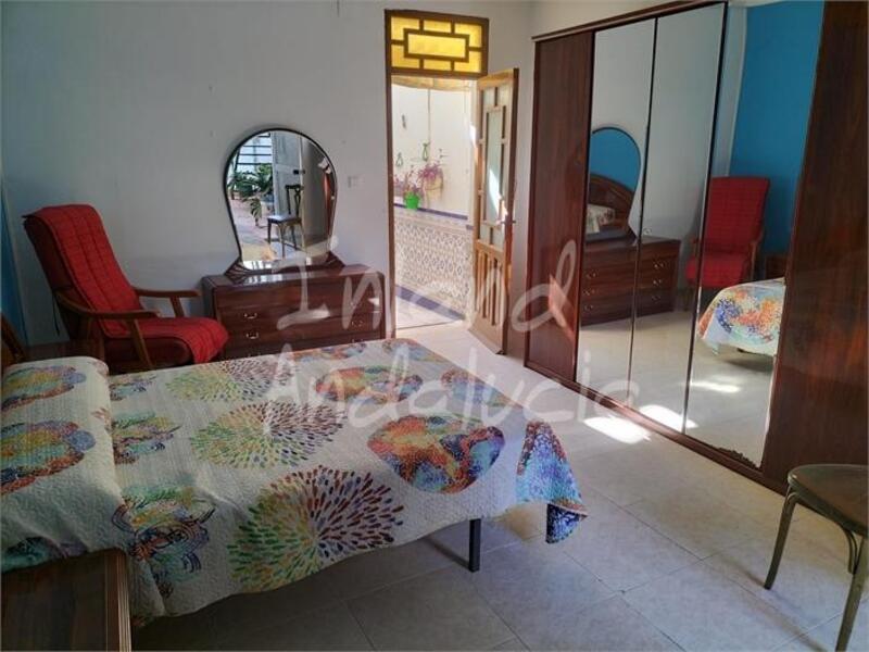 5 slaapkamer Gezinswoning Te koop
