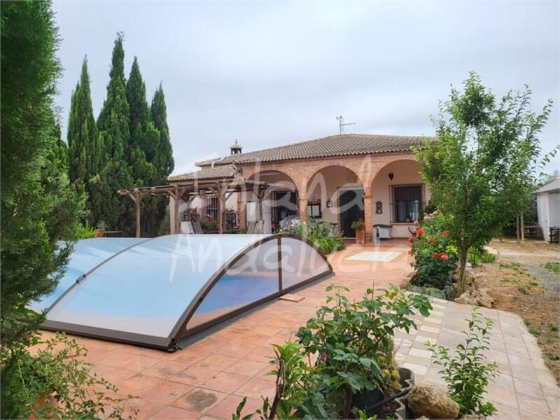 Villa till salu i Casariche, Sevilla