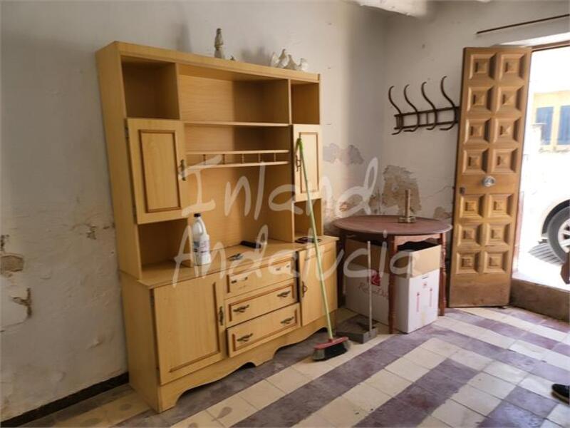 2 спальная комната городская тюрьма продается