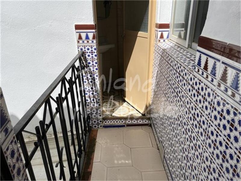 6 bedroom Apartment for sale