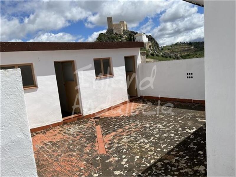 6 bedroom Apartment for sale