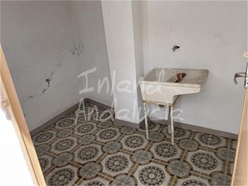 6 bedroom Apartment for sale