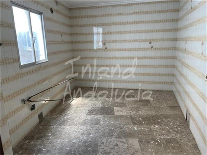 6 bedroom Apartment for sale