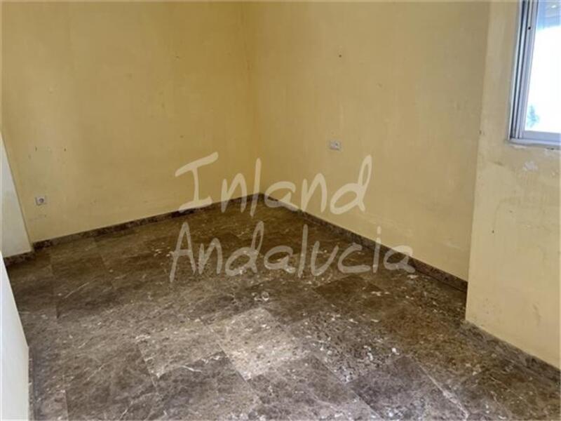 6 bedroom Apartment for sale